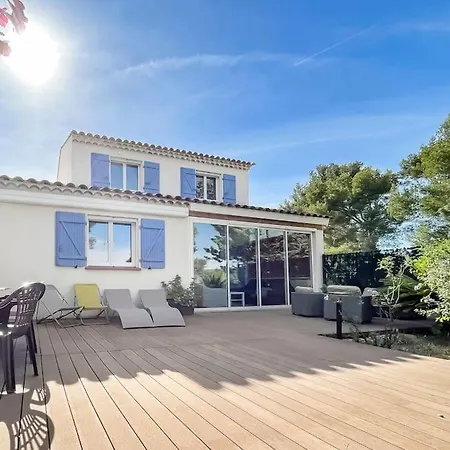 Holiday home Moderne Vue Et Collines Aux Portes Des Calanques
