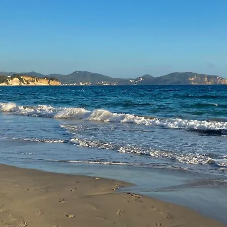 Moderne Vue Et Collines Aux Portes Des Calanques