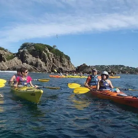 Moderne Vue Et Collines Aux Portes Des Calanques