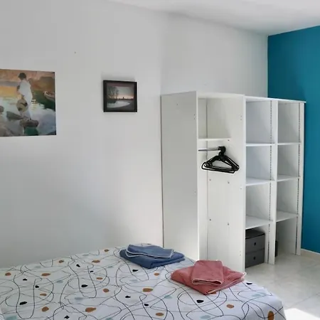 Moderne Vue Et Collines Aux Portes Des Calanques *