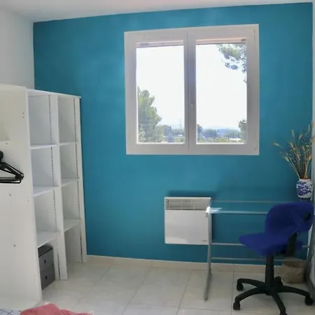 Holiday home Moderne Vue Et Collines Aux Portes Des Calanques *