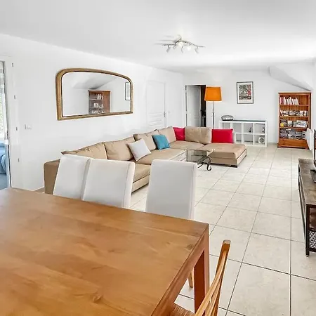 Holiday home Moderne Vue Et Collines Aux Portes Des Calanques La Ciotat