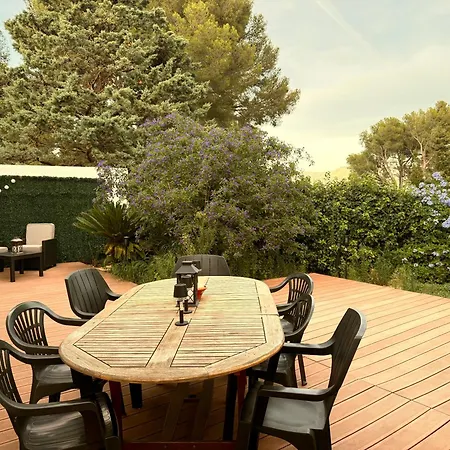 Moderne Vue Et Collines Aux Portes Des Calanques * La Ciotat